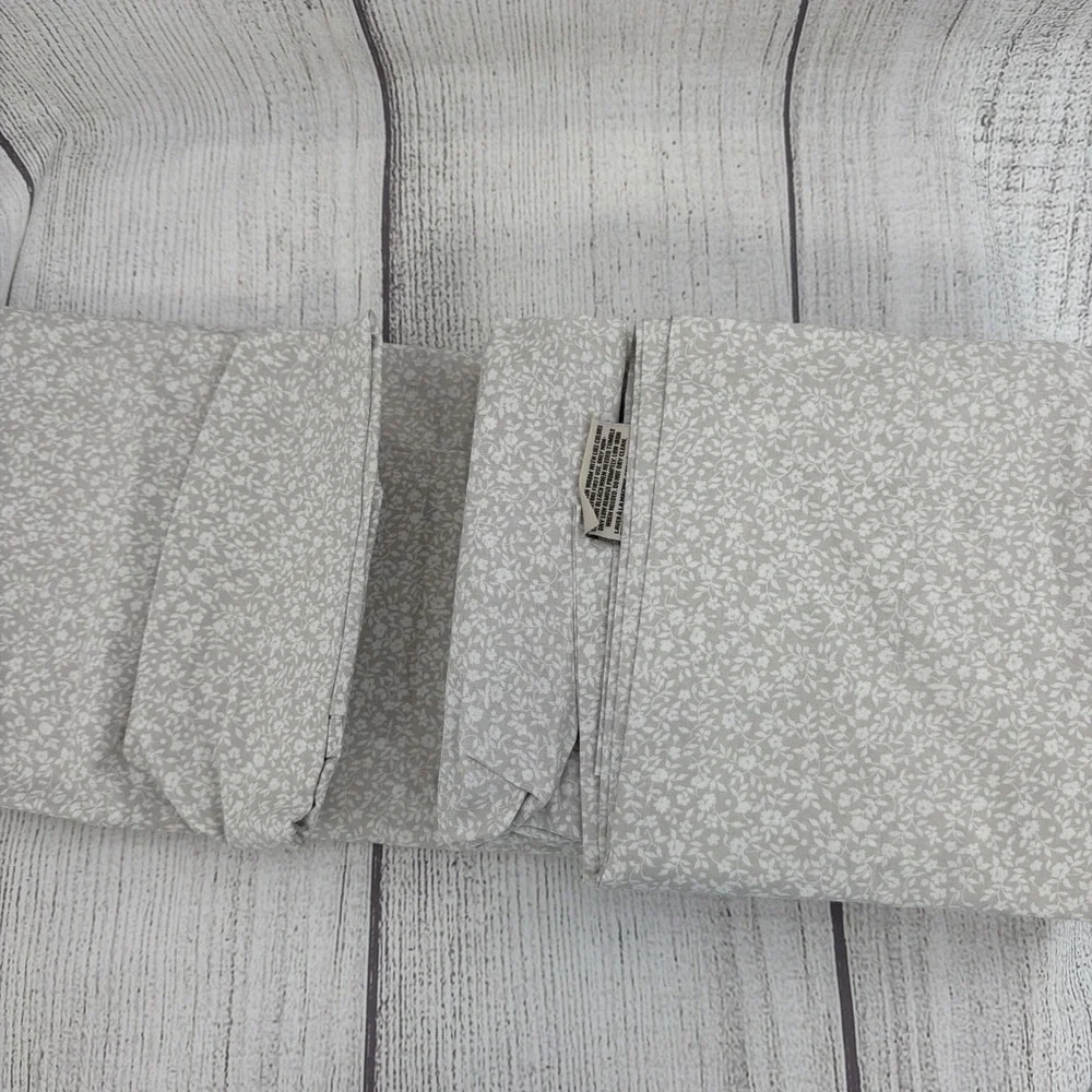 Laura Ashley Sheet Set QUEEN Chelsie Vine Gray White Petite Floral Farmhouse